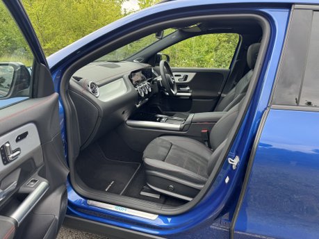 Mercedes-Benz EQA EQA 300 4Matic AMG Line Premium Plus Auto Electric 66 KWH PAN ROOF/HEADS UP 8