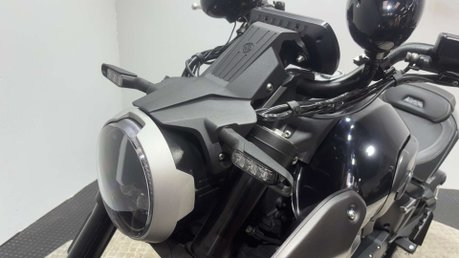 MBP C 2024 ONLY 3K 1 OWNER CRUISER BIKE 1000CC TOURER BIKE 35