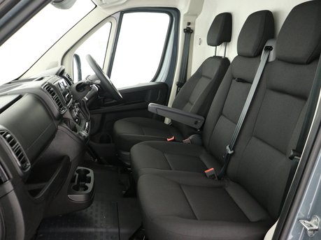 Peugeot Boxer 335 L2H2 BHDi 140 EAT8 Professional Auto 10