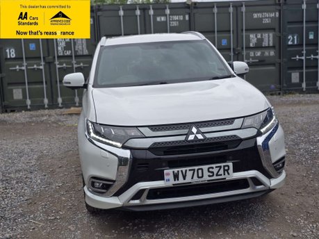 Mitsubishi Outlander 2.4h TwinMotor 13.8kWh Exceed SUV 5dr Petrol Plug-in Hybrid CVT 4WD Euro 6  1