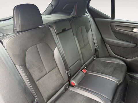 Volvo XC40 2.0 XC40 R-Design D3 Auto 5dr 13