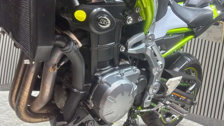 Kawasaki Z900 2019 69 PLATE FULL AKRAPOVIC ONLY 15K STUNNING NAKED BIKE 46
