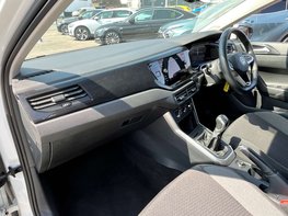 Volkswagen Polo 1.0 Polo Life 5dr 17