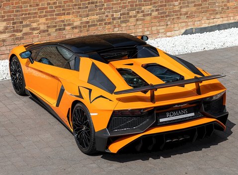 Lamborghini Aventador SV LP 750-4 Roadster 12