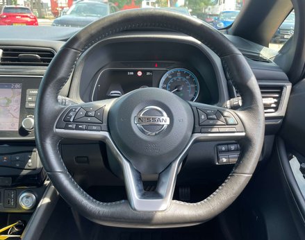 Nissan LEAF Leaf Tekna 5dr 110kw 39kwh (Automatic) 19
