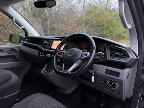 Volkswagen Transporter 2.0 BiTDI T32 Highline Crew Van DSG FWD SWB Euro 6 (s/s) 5dr 9