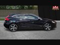 Volvo V40 T2 R-DESIGN NAV PLUS 9