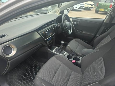 Toyota Auris ICON D-4D ESTATE 10