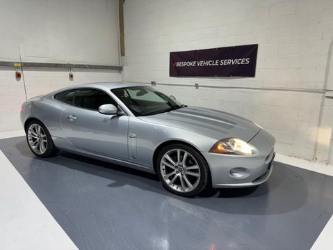 Jaguar XK COUPE 3