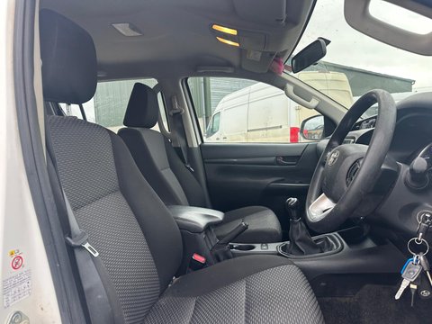 Toyota Hilux ACTIVE 4WD D-4D DCB 16