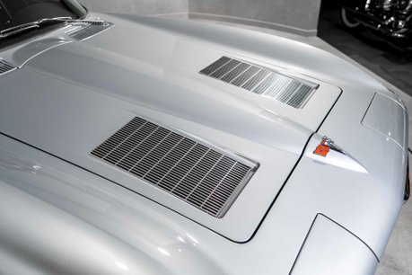 Chevrolet Corvette Stingray SPLIT WINDOW MANUAL FUELIE. FULL RESTO. MATCHING NUMBERS. IMMACULATE. 36
