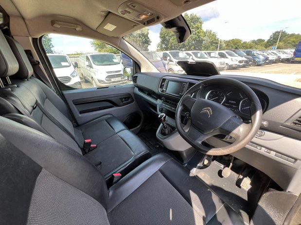 Citroen Dispatch MWB L2H1 (SOLD) Low Roof Driver 3100 Air Con Cruise EURO 6 NO VAT 29