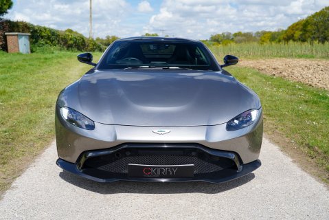 Aston Martin Vantage V8 20