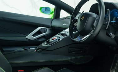 Lamborghini Aventador S LP 740-4 13