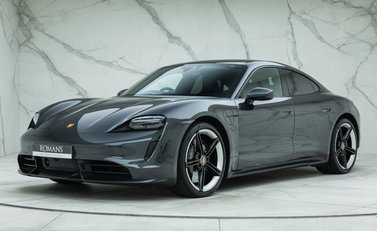 Porsche Taycan TURBO S 1