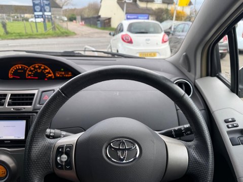 Toyota Yaris 1.33 Dual VVT-i SR Euro 5 (s/s) 5dr 12