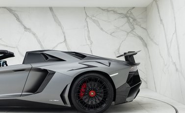 Lamborghini Aventador SV LP 750-4 Roadster 38