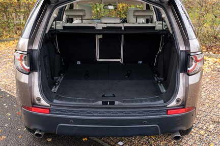 Land Rover Discovery Sport TD4 HSE LUXURY 37