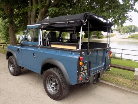 Land Rover 88 Series III SWB - John Brown HQ Special Edition 76