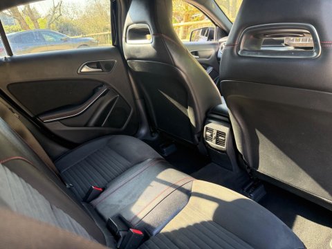 Mercedes-Benz A Class 2.1 A200d AMG Line (Premium) 7G-DCT Euro 6 (s/s) 5dr 21