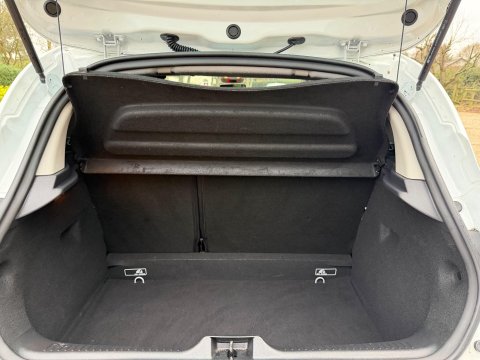 Renault Clio 0.9 TCe Iconic Euro 6 (s/s) 5dr 32