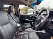 Nissan Navara 2.3 Navara Tekna dCi 4WD 5dr 37