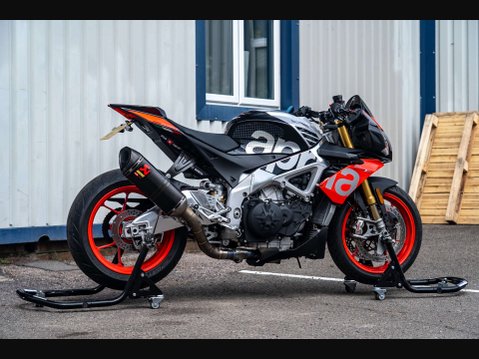 Aprilia Tuono 1.1 Tuono V4 1100 Factory 9