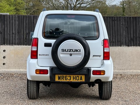 Suzuki Jimny SZ3 8