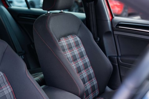 Volkswagen Golf 2.0 Golf GTi Semi-Auto 5dr 33