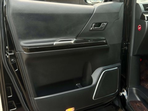 Toyota Alphard GOLDEN EYES II TWIN SUNROOF GRADE 4B WOW 79