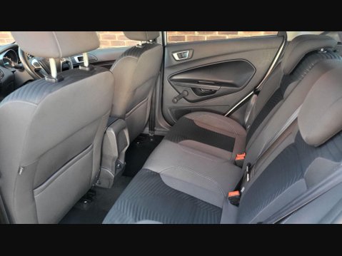 Ford Fiesta TITANIUM 16