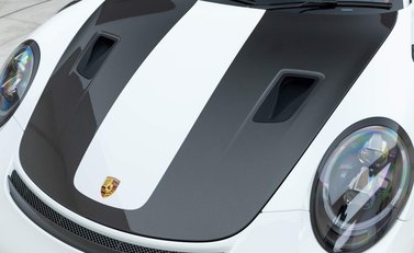 Porsche 911 GT2 RS (991) 31