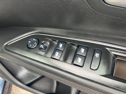 Peugeot 5008 1.2 PureTech Allure EAT Euro 6 (s/s) 5dr 36