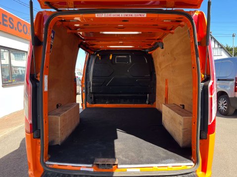 Ford Transit Custom 2.0 340 EcoBlue Sport style Bodykit 5dr Diesel Manual L2 H1 Euro 6 (s/s) (1 31
