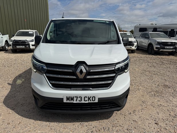 Renault Trafic LWB L2H1 [SOLD KH] Low roof Advance LL30 Aircon Sensors EURO 6 3
