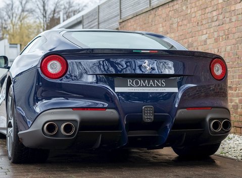 Ferrari F12 Berlinetta 23