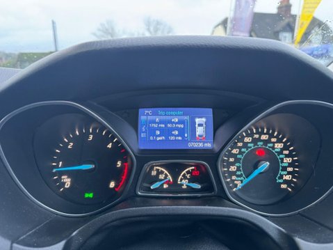 Ford Focus 1.6 TDCi Titanium Navigator Euro 5 (s/s) 5dr 8