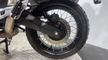 Moto Guzzi V85 TT 850 2021 ONLY 11K HISTORY FULL LUGGAGE ADVENTURE BIKE 30