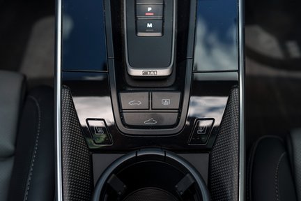 Porsche 911 TURBO S PDK 27