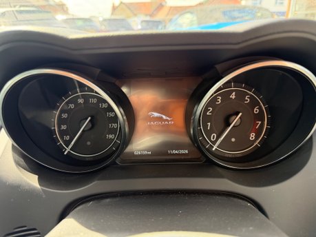 Jaguar F-Type 3.0 V6 R-DYNAMIC 380 27