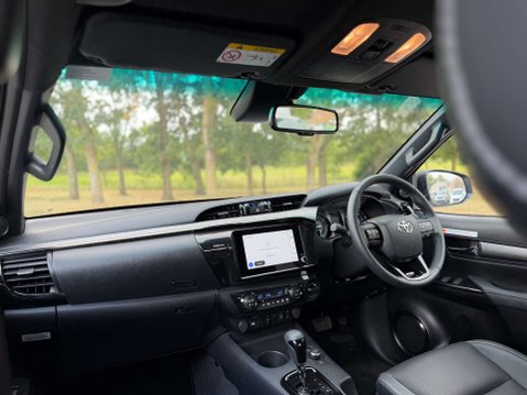 Toyota Hilux 2.8 Hilux Invincible X MHEV 4WD A 4WD 4dr 27