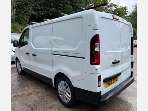 Renault Trafic 1.6 dCi ENERGY 27 Sport Nav Panel Van 5dr Diesel Manual SWB Standard Roof E 15