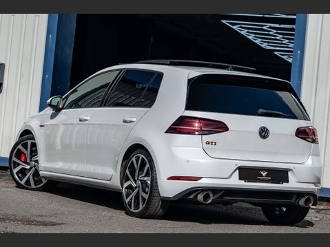 Volkswagen Golf 2.0 Golf GTi Performance TSi Semi-Auto 5dr 31