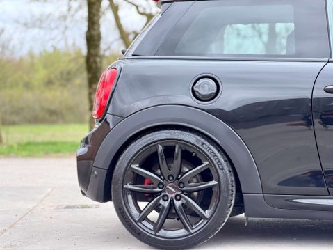 Mini Hatch 2.0 John Cooper Works Auto 3dr 25
