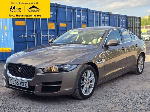2015 Jaguar XE thumbnail 4