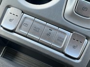 Hyundai KONA PREMIUM 26
