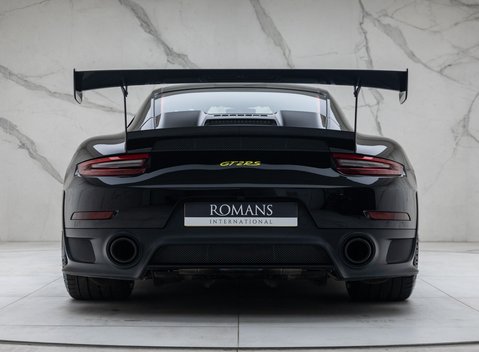 Porsche 911 (991) GT2 RS Weissach 5