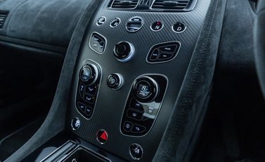 Aston Martin Vantage GT8 21