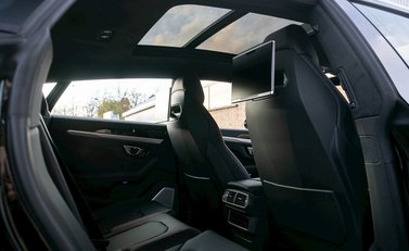 Lamborghini Urus 17