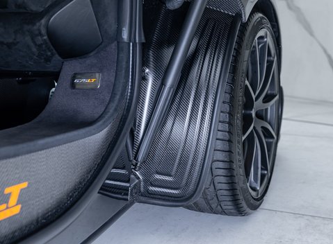 McLaren 675LT Spider MSO Carbon Series 27